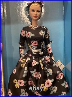 2011 Grace Kelly The Romance Silkstone Barbie Doll NRFB Gold Label T7944
