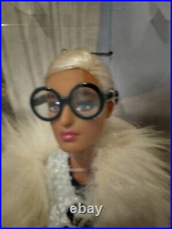 Barbie Signature Doll Styled By Iris Apfel 2018 Mattel FWJ28 -NRFB
