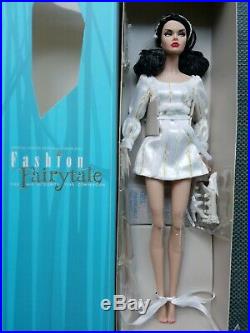 Fashion Royal Fairytale Convention Fairest Of All Poppy Parker dressed doll NRFB