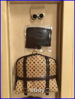 Fashion Royalty TRAVELER BY NATURE Veronique Perrin Doll & Luggage NRFB RARE