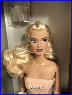 Fashion Royalty Veronique Close Up Blonde PEARLESCENCE Jason Wu Doll NRFB