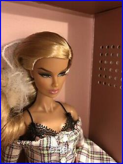 French Kiss Vanessa Integrity Fashion Royalty Dressed Doll W Club Upgrade NRFB