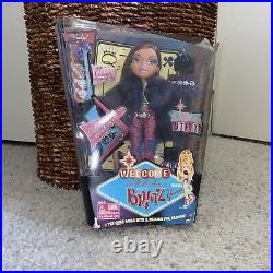 MGA BRATZ WELCOME TO FABULOUS YASMIN Doll Outfit Accessories Complete NRFB NEW