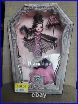 MONSTER HIGH Adult Collective Draculaura DOLL. NRFB. EXCELLENT