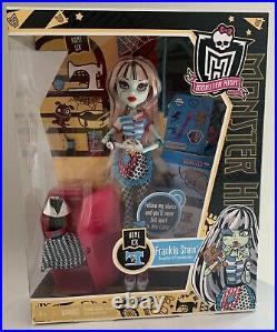 Mattel Monster High Home Ick Frankie Stein Fashion Doll 2011 RARE New NRFB