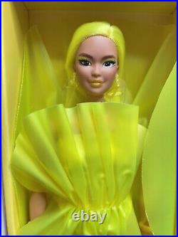 NEW Barbie Convention Chromatic Couture Yellow- NRFB Japan and Portuguese