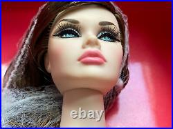 NRFB BEACH BABE Poppy Parker 12 doll Integrity Toys Fashion Royalty FR COMPLETE