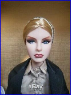 NRFB OCTOBER ISSUE AGNES VON WEISS 2013 doll Integrity Fashion Royalty