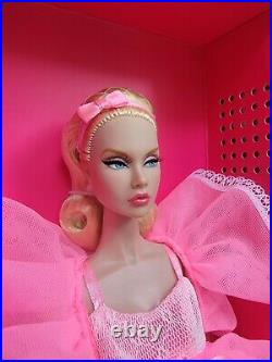 NRFB PINK POWDER PUFF POPPY PARKER 12 doll Integrity Toys Fashion Royalty FR