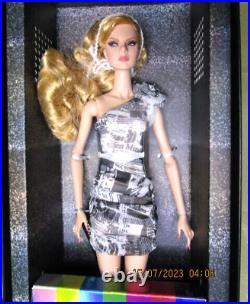 New Stay Tuned Hello Lover Giselle Diesendorf NRFB dressed doll withshipper