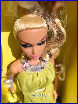 Poppy Parker Camera loves Her NRFB dressed doll Fashion Royalty Integrity toys