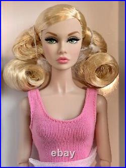 Poppy Parker Groovy Shes a real doll style lab Integrity toys convention NRFB