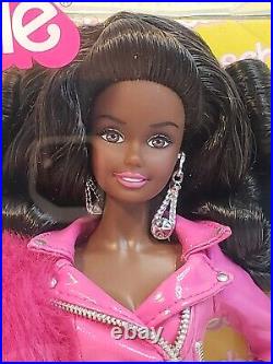 The Met Moschino African American Aa Barbie Doll 2019 Mattel Gml85 Nrfb