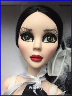 Tonner Wilde Imagination EVANGELINE GHASTLY DARK ANGEL 18.5 FASHION Doll NRFB